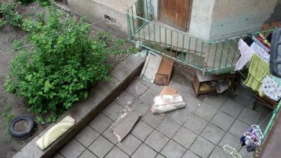 У Львові впав балкон разом із жінкою, яка на ньому стояла (ФОТО)