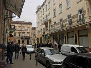 Активісти протестують проти незаконної діяльності керівника Львівської митниці (ФОТО, ВІДЕО)