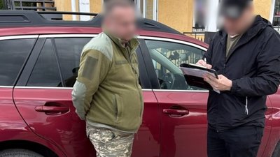 На Львівщині затримали військовослужбовця ТЦК, який вимагав 500 доларів за висновок ВЛК