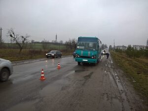 У Золочеві внаслідок наїзду маршрутки загинув пішохід (ФОТО)