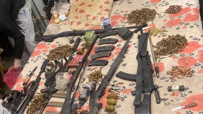 На Київщині у чоловіка поліція виявила склад зброї