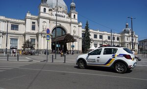 На Львівщину продовжують прибувати переселенці, поліція перевіряє підозрілі об’єкти — головне за добу