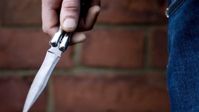 У Львові зловмисник завдав ножових поранень перехожому