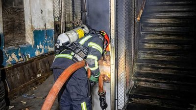 У Львові через пожежу в шахті ліфта евакуювали п’ятьох людей, серед яких дитина