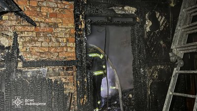 На Львівщині горів житловий будинок
