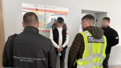 У Києві за 10–17 тис. гривень продавали водійські посвідчення без відвідування автошколи