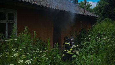 На Львівщині під час пожежі сусіди врятували чоловіка