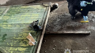 У Тернополі великогабаритні двері у виробничому цеху смертельно травмували працівника (ФОТО)