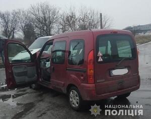 На Львівщині мертвий водій в’їхав у два авто