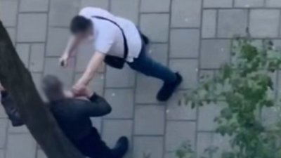 У Львові чоловік намагався зірвати золотий ланцюжок з перехожого