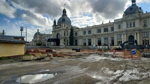 Як у Львові ремонтують площу Двірцеву (фото)