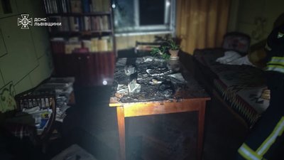 У Львові жінка отримала опіки через пожежу від забутої свічки