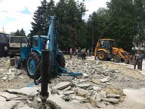 У Львові демонтували самобуд біля ODEONу (фото)