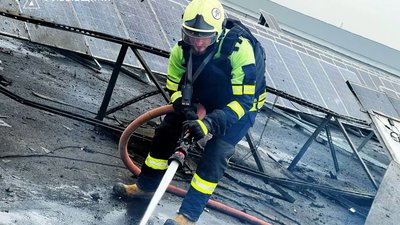 У Львівській області рятувальники ліквідували пожежу після російського удару (ФОТО, ВІДЕО)