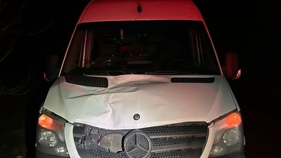 На Львівщині під колесами мікроавтобуса загинув пішохід (ФОТО)