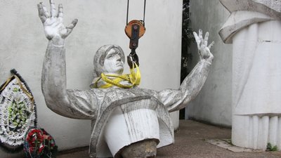 У Дрогобичі демонтують кладовище радянських військових