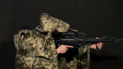 В Україні розробили плащ-невидимку для бійців (ВІДЕО)