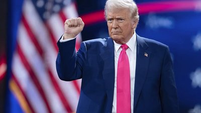 Трамп сказав українській журналістці, що «любить Україну», і пообіцяв зупинити війну