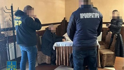 Львівські поліцейські затримали заступника директора державного підприємства (ФОТО)