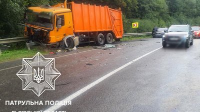 На Львівщині за добу в ДТП травмувалися 16 людей, серед потерпілих дитина (ФОТО)
