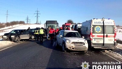 На Львівщині сталася масштабна ДТП із постраждалими (ФОТО)