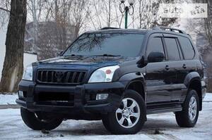 На Сихові вночі викрали автомобіль Toyota Prado