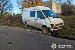 Фото: Поліція Рівненської області. Смертельна ДТП за участю автомобіля Volkswagen та скутера Honda на Березнівщині.