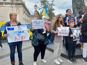 У Львові рідні захисників Маріуполя провели акцію (ФОТО)