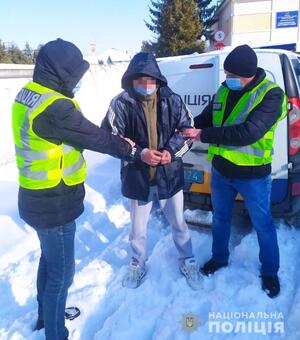 Вдарив ножицями в шию: поліція розшукала чоловіка, причетного до вбивства безхатченка у Львові (фото)