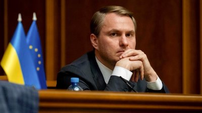 Ексгенпрокурор Кравченко виїхав з України на преміумтаксі