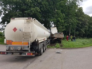 На Львівщині бензовоз розчавив ГАЗончика (фото+відео) - оновлено