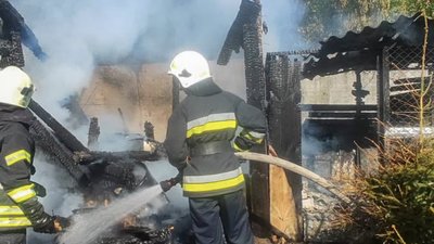 У Львівській області горіла будівля