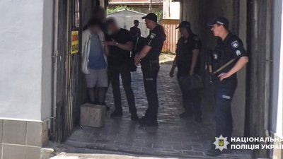 Правоохоронці затримали 20-річного буковинця з наркотиками на понад пів мільйона гривень