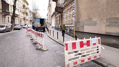 У Львові через аварію на столітньому каналізаційному колекторі буде частково перекрито рух на вул. Шептицьких