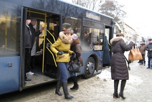 У Львові зникло понад дві сотні автобусів: на маршрутах працює лише половина міського транспорту (статистика)