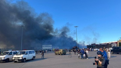 Удар по «Епіцентру» у Харкові: з'явилися кадри моменту прильоту (ВІДЕО)