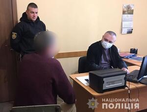 На Львівщині домашній насильник порізав ножем зятя