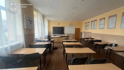 Дев'ятикласника, який влаштував стрілянину в школі на Закарпатті, взяли під варту