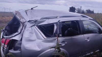 На Львівщині автомобіль злетів з дороги та перекинувся, є загиблі