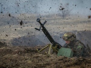 На Сході внаслідок ворожих обстрілів поранено українського воїна