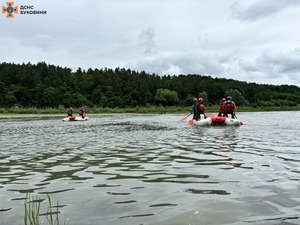 Одного з юнаків знайшли мертвим: третю добу на річці Дністер шукають підлітка, якого віднесло течією (ФОТО)