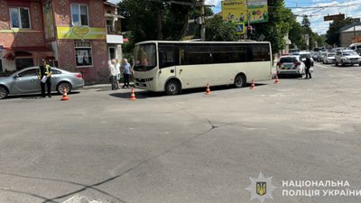 У Тернополі маршрутка збила жінку на пішохідному переході