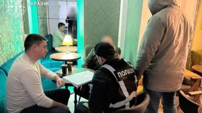 У Києві шахраї видурили в американського добровольця понад 3,2 мільйона на «лазерну зброю»