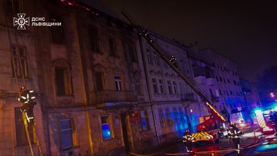 У Львові горіла будівля (ФОТО)