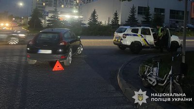 У Львові у ДТП потрапив пенсіонер на електровелосипеді (ФОТО)