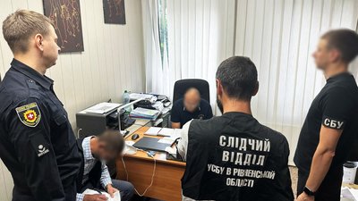На Рівненщині директор коледжу допоміг 125 чоловікам уникнути служби у війську