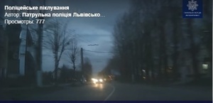 У Львові поліцейські допомогли 2-річній дитині (відео)