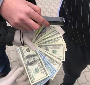 На Львівщині СБУ затримала молодика, який налагодив схему переправи ухилянтів за кордон