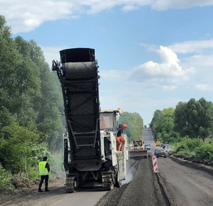 На Львівщині розпочали ремонтувати дорогу до Рогатина