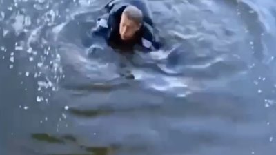 Не намагалися навіть викликати рятувальників: у Дніпрі підлітки фільмували, як тоне чоловік